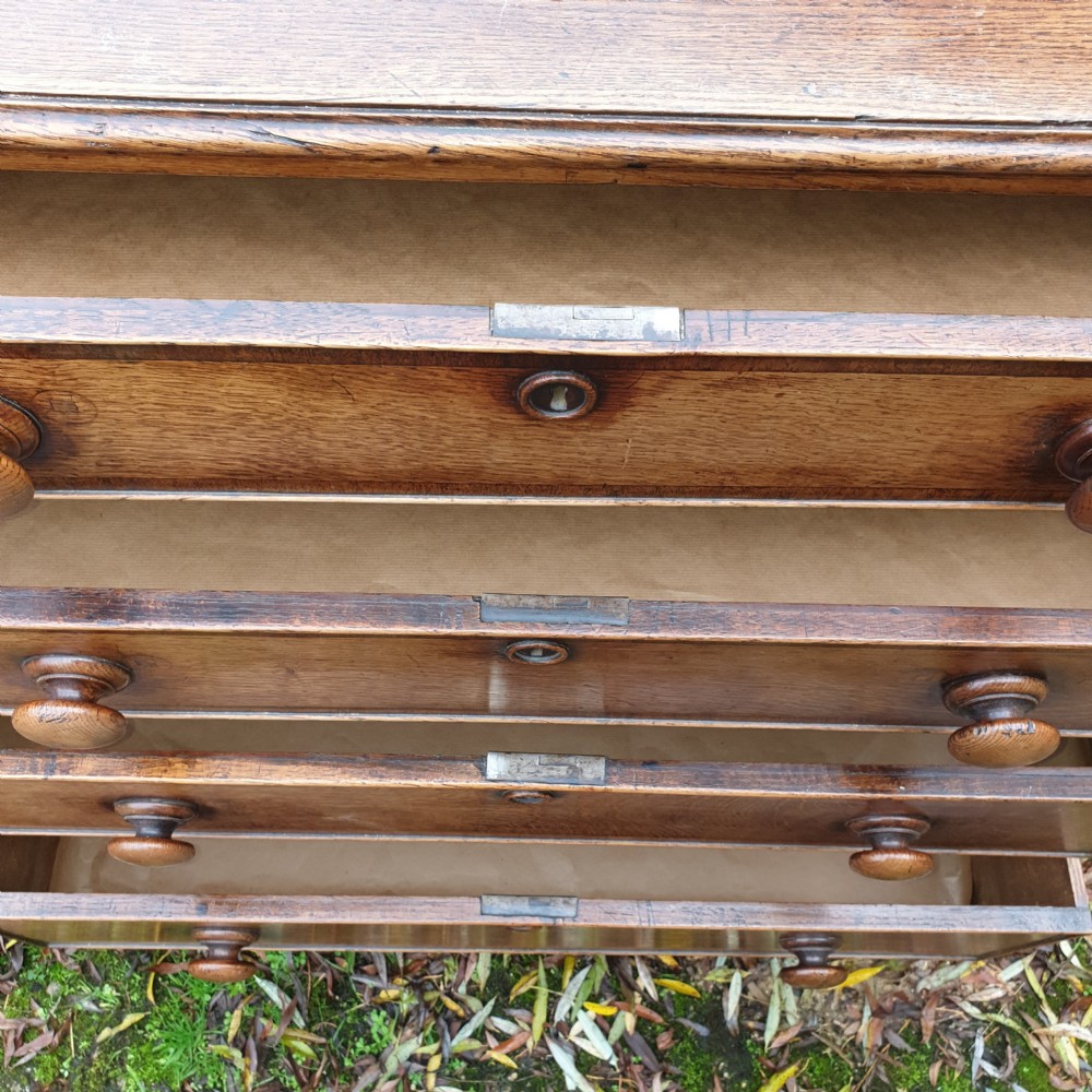 Late Georgian oak chest of 4 drawers  View II