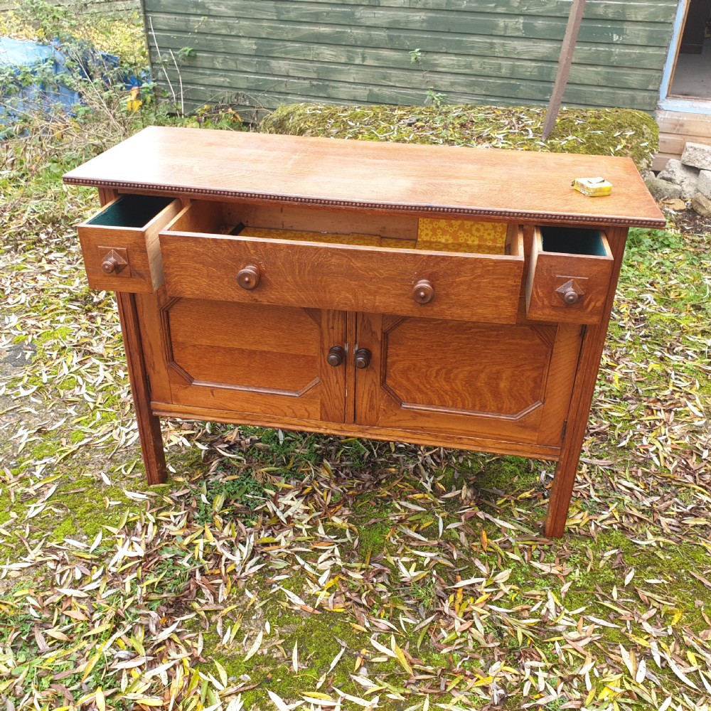 Early 20th century oak arts and crafts sideboard  View III