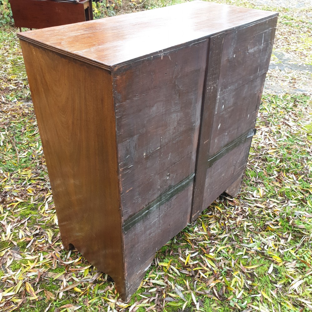Regency mahogany chest of drawers  View II
