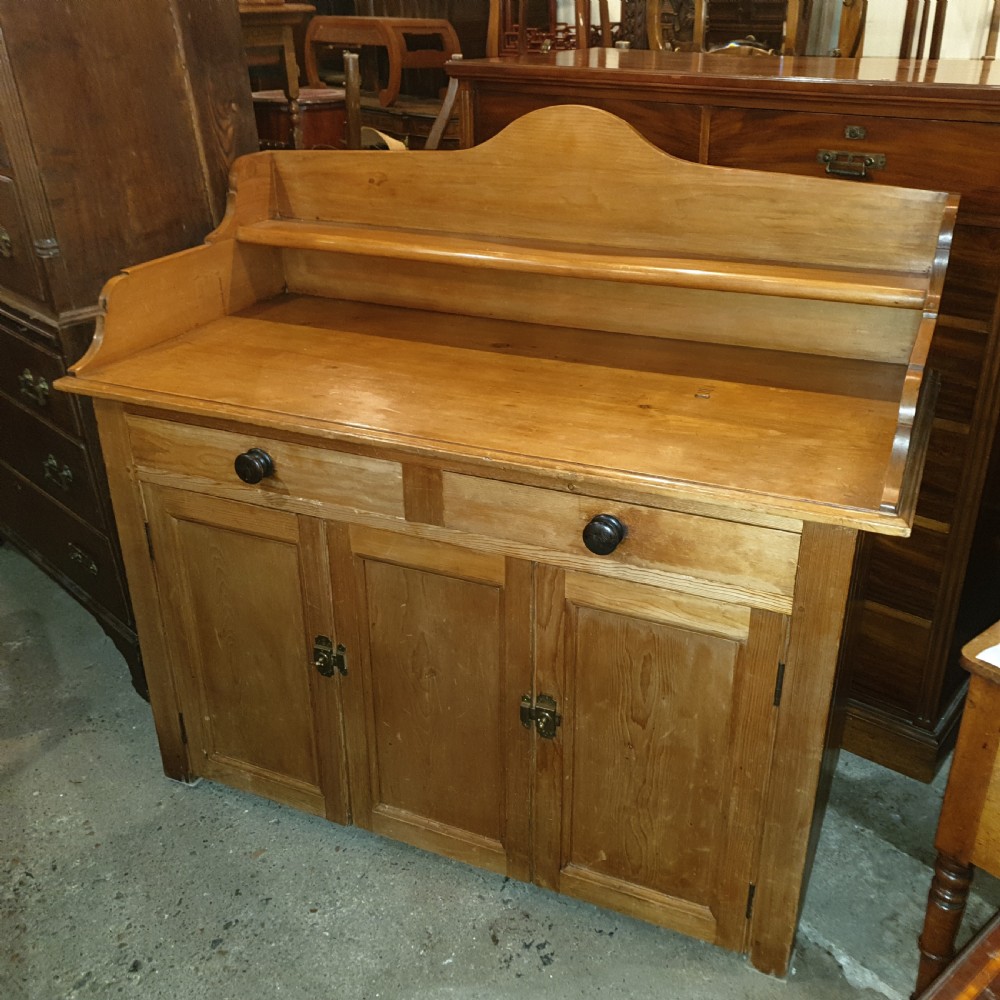 Victorian pine kitchen dresser. 