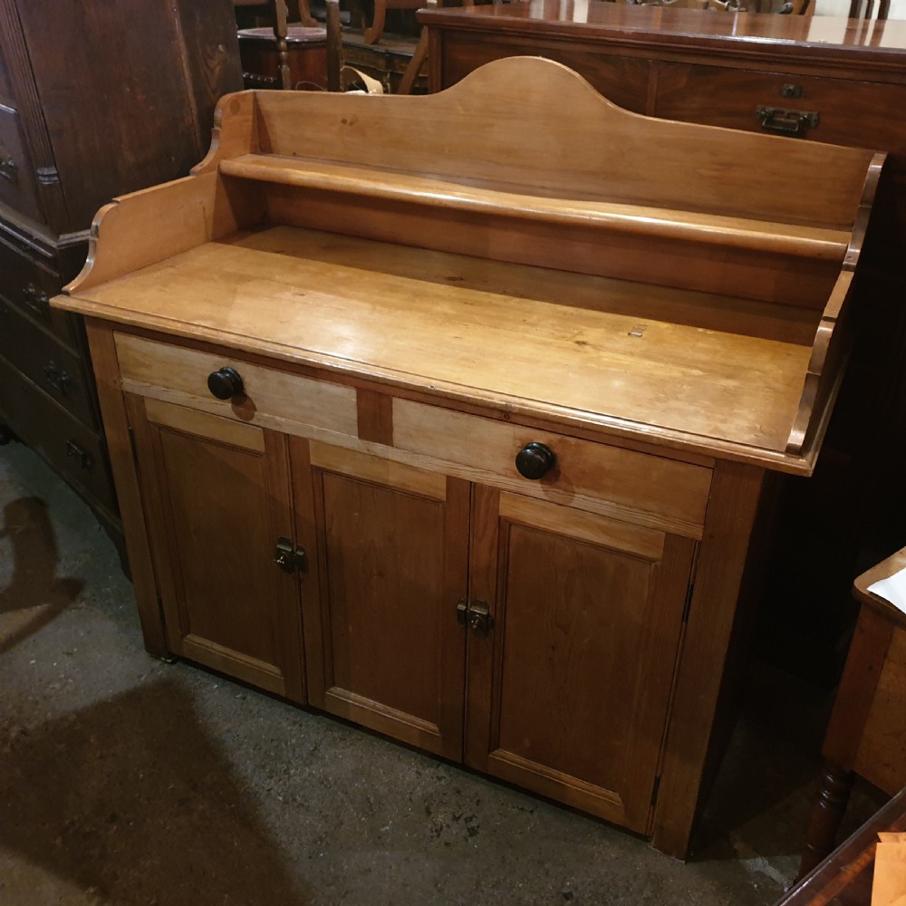 Victorian pine kitchen dresser.  View IV