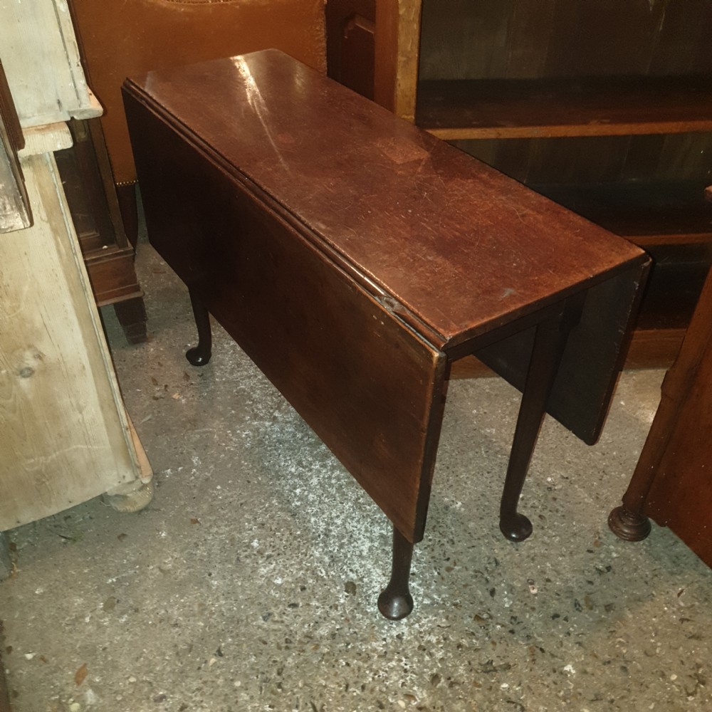Late Georgian mahogany cottage drop flap dining table  View III