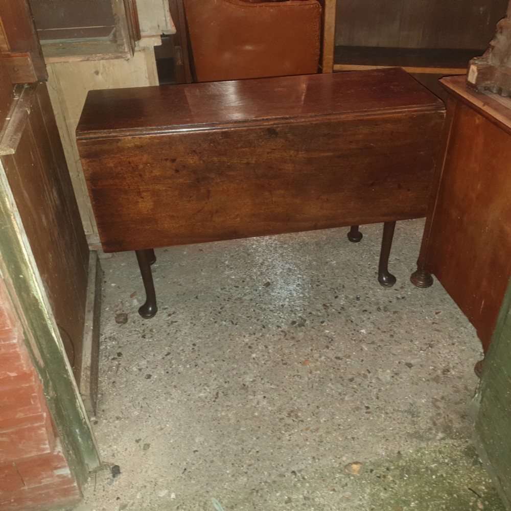 Late Georgian mahogany cottage drop flap dining table  View IV