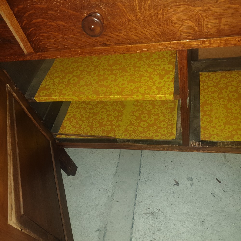 Early 20th century oak arts and crafts sideboard  View V