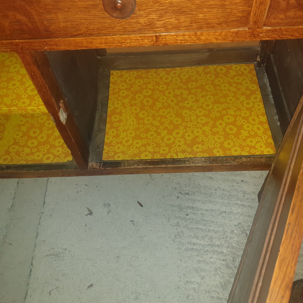 Early 20th century oak arts and crafts sideboard  View VI