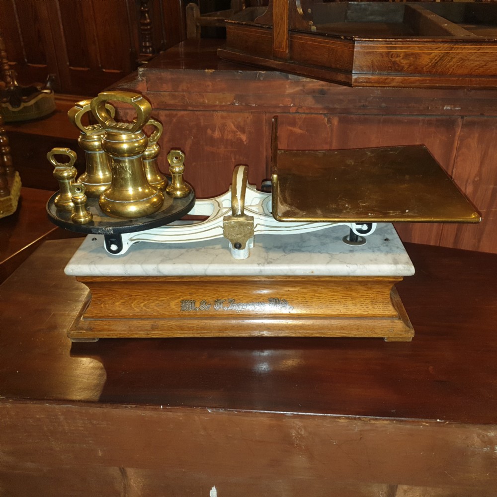 Early 20th century Avery kitchen or shop scales, with brass weights View VIII