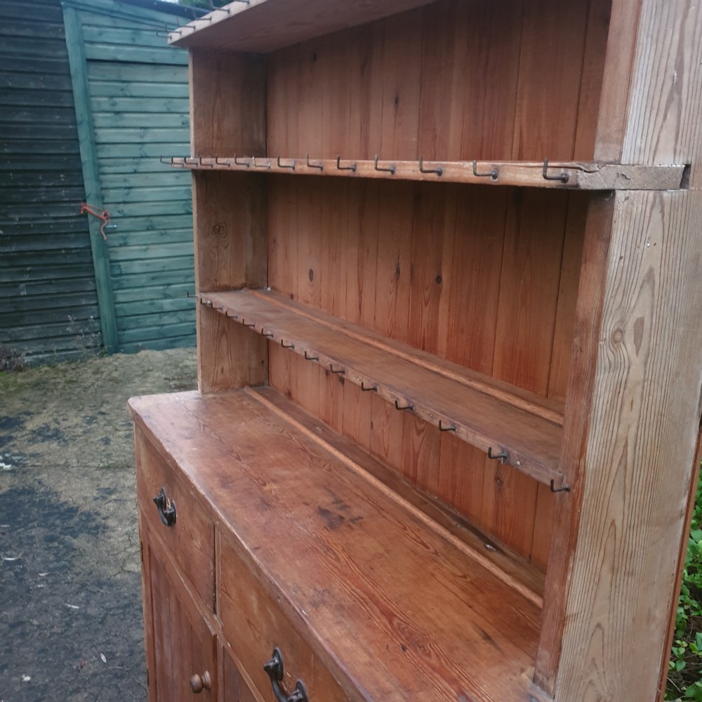 Small Victorian cottage pine dresser  View VI