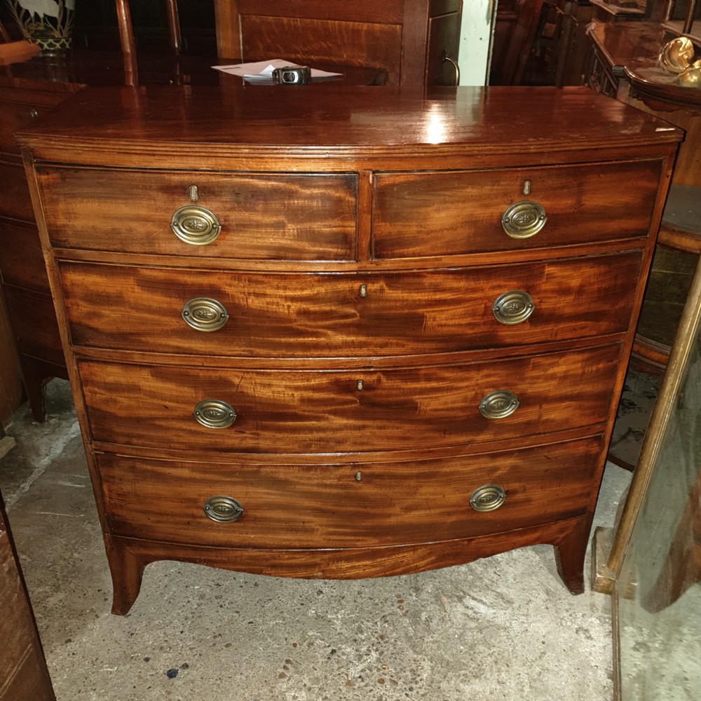Regency mahogany bow front chest of drawers. 