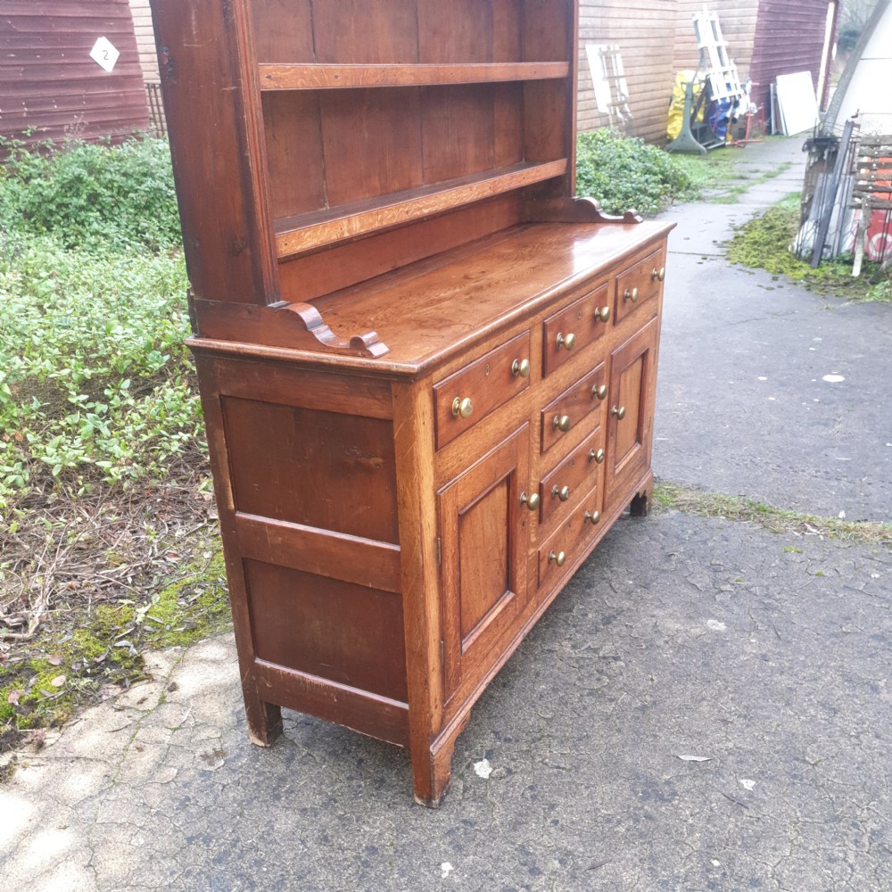 Early Victorian Welsh oak and mahogany dresser  View V