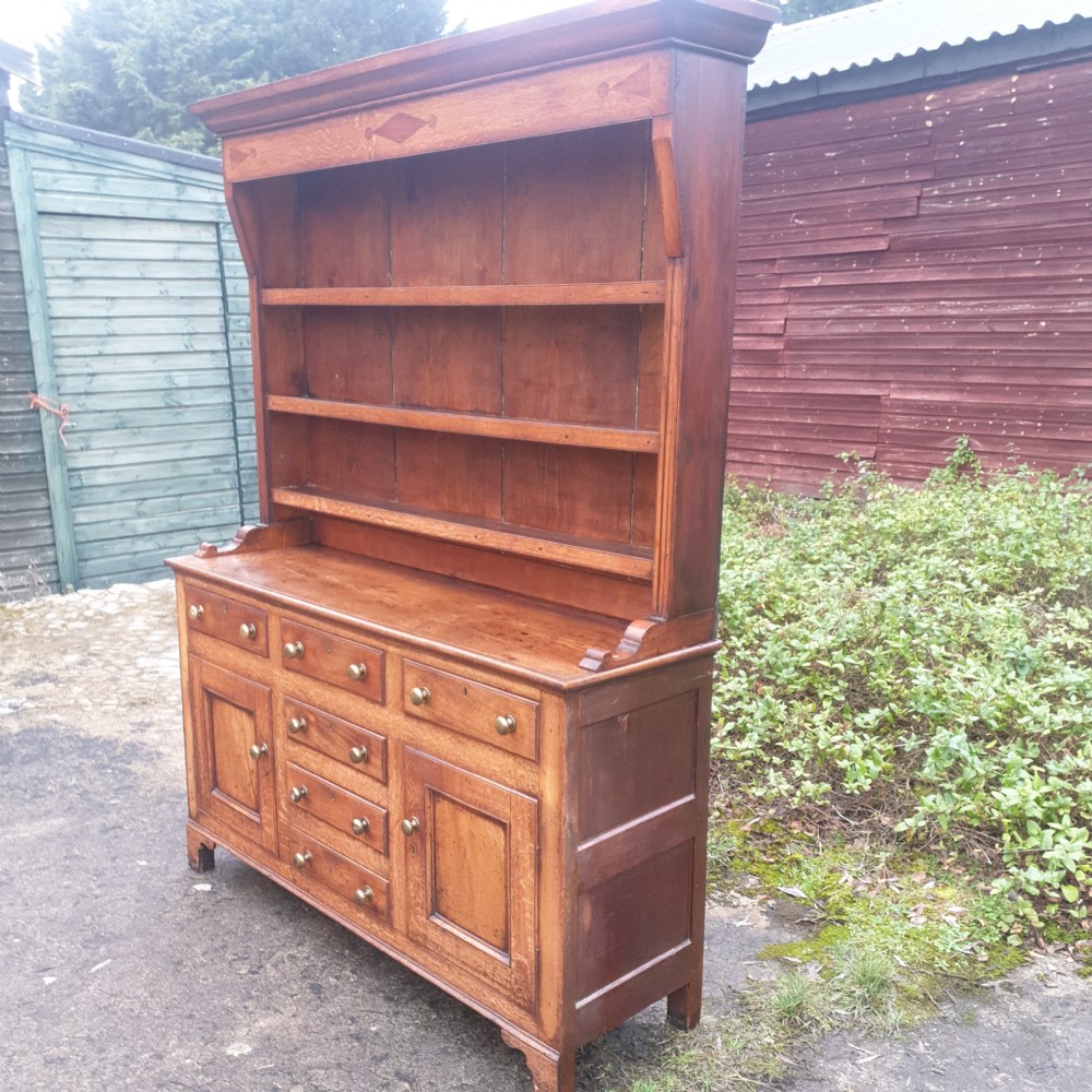Early Victorian Welsh oak and mahogany dresser  View VI
