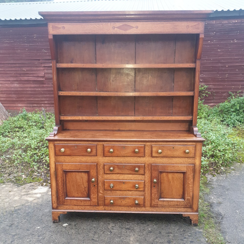 Early Victorian Welsh oak and mahogany dresser  View VIII