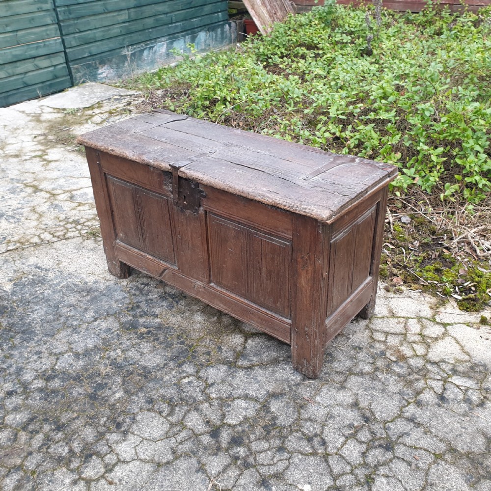 18th century coffer View II