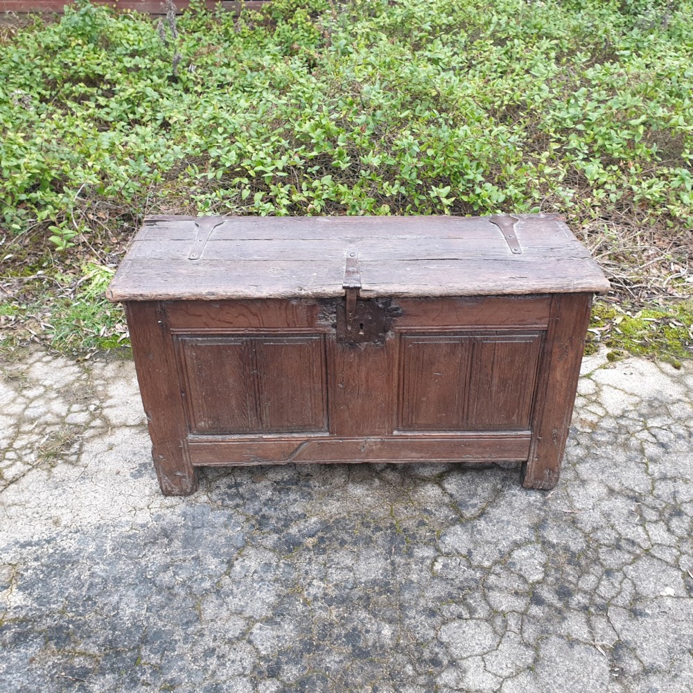 18th century coffer View IV