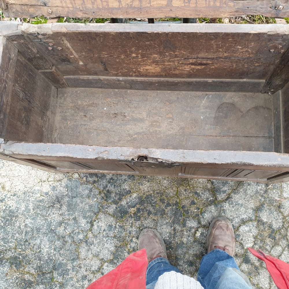 18th century coffer View V