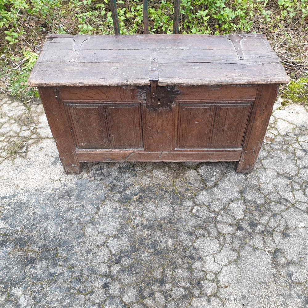 18th century coffer View VI