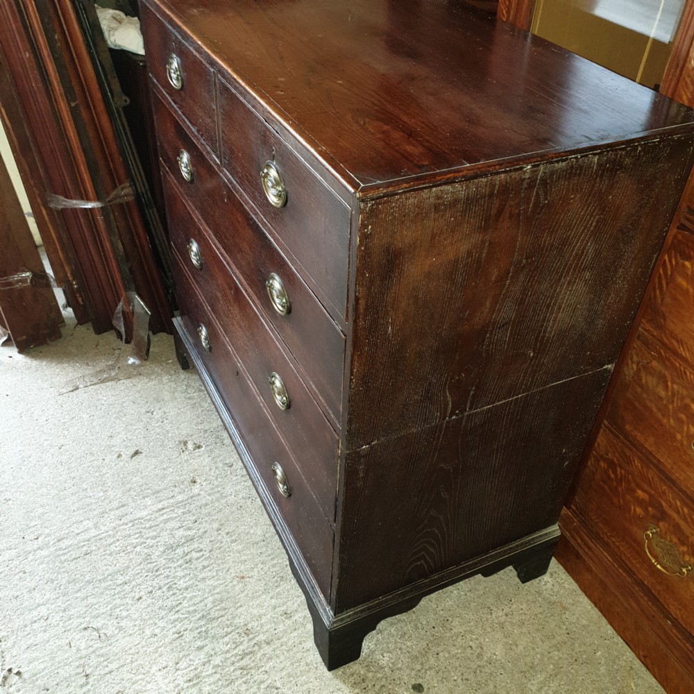 Late Georgian oak chest of drawers  View III
