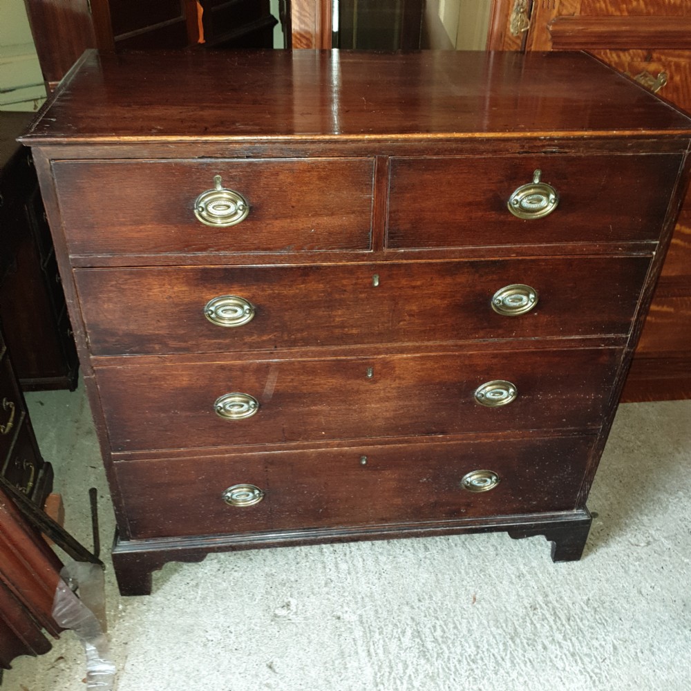 Late Georgian oak chest of drawers  View V