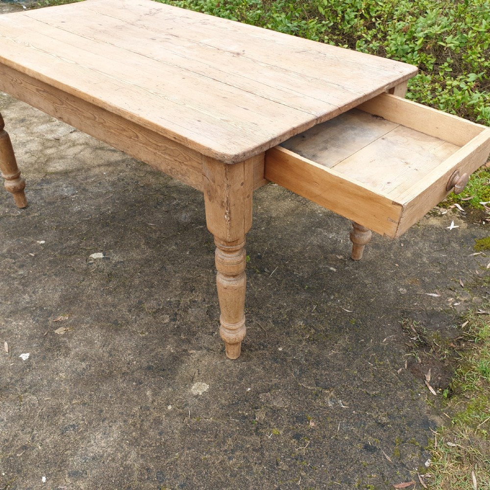 Late Victorian farmhouse pine kitchen table  View III