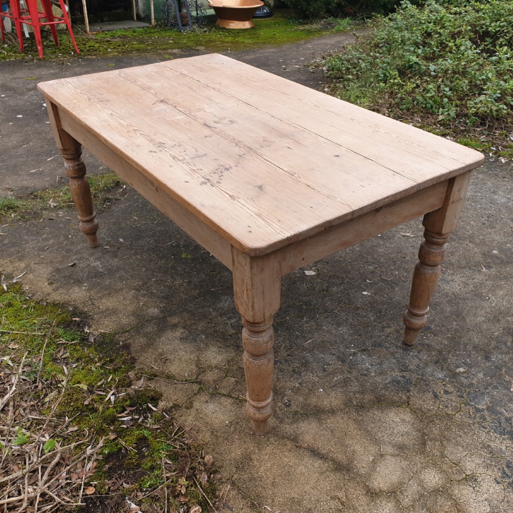Late Victorian farmhouse pine kitchen table  View IV