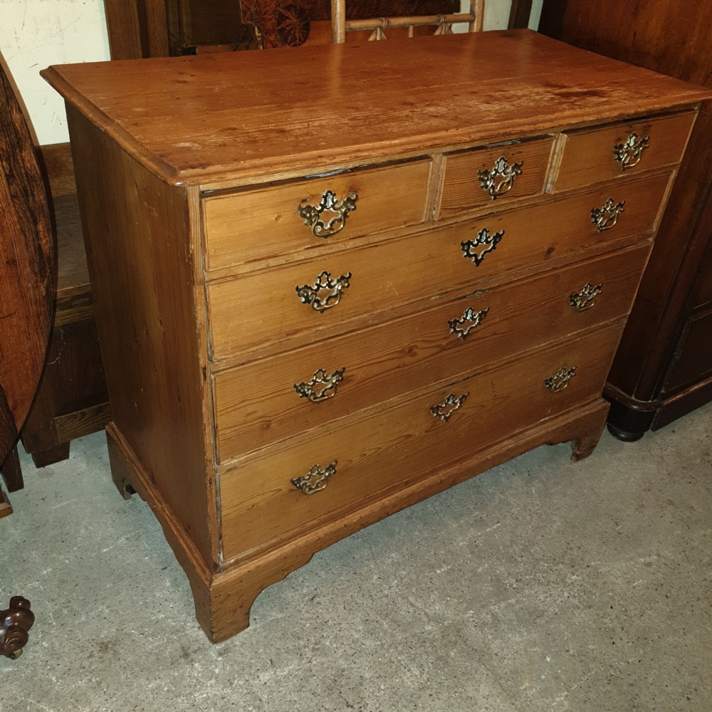 Georgian pine chest of drawers  View II