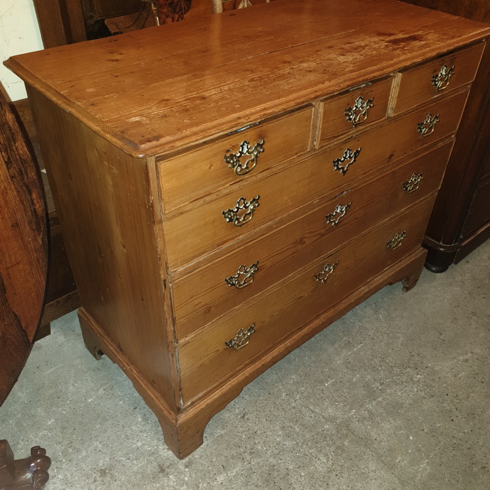 Georgian pine chest of drawers  View III