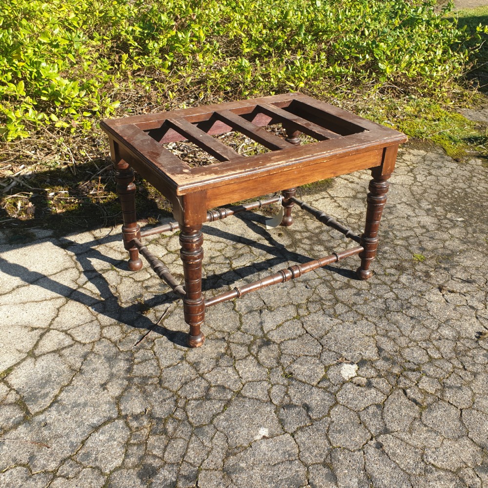 Late Victorian luggage stand. 