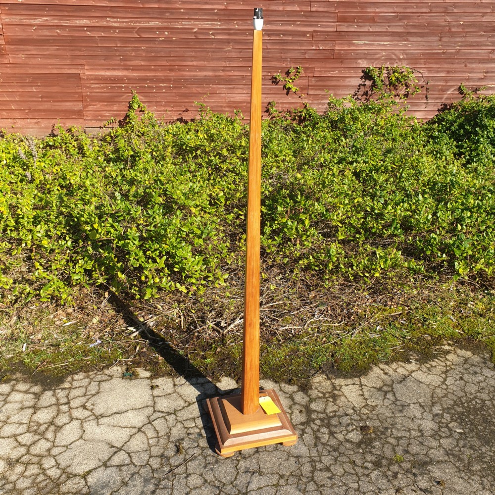 Art deco standard lamp. 