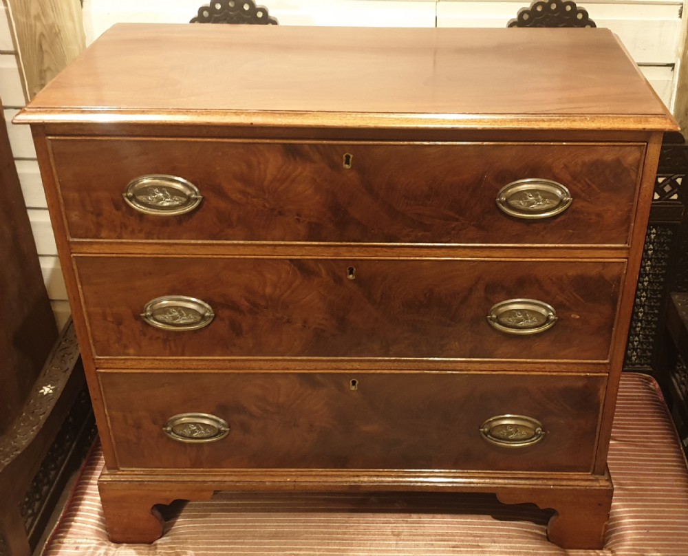 Small 19th century mahogany chest of drawers. 