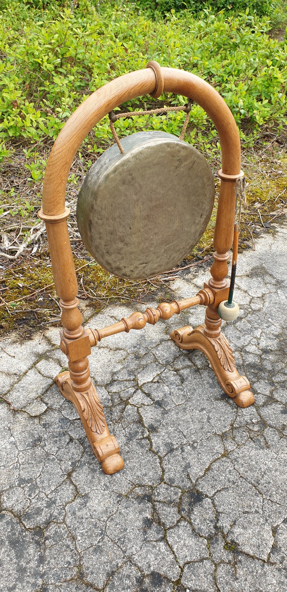 Victorian hall table oak dinner gong. 