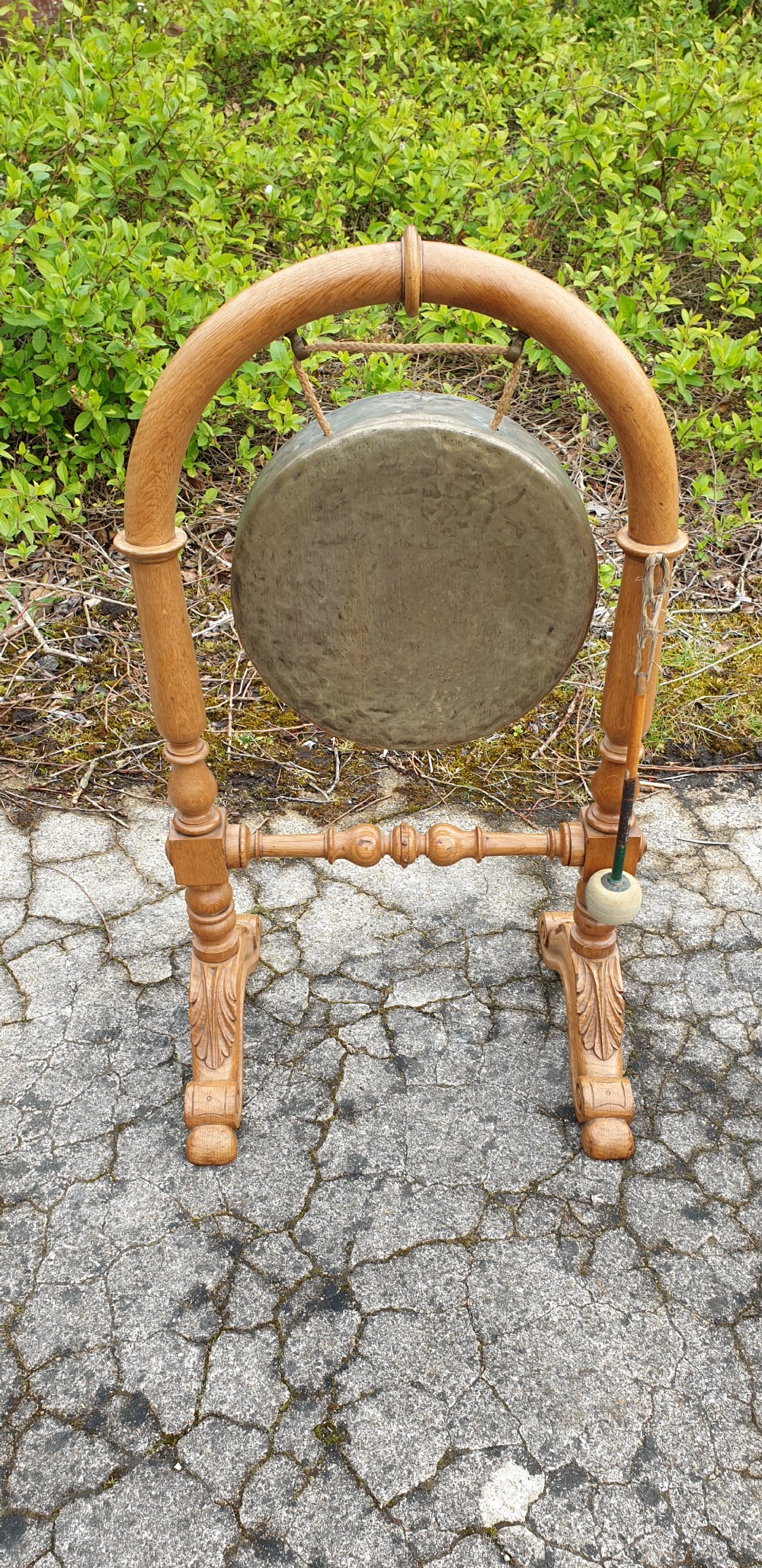 Victorian hall table oak dinner gong.  View IV