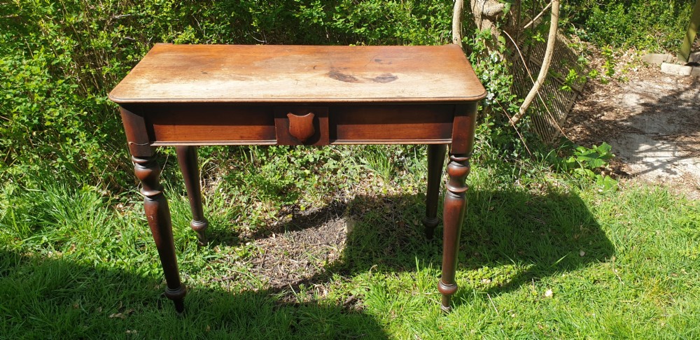 Early Victorian mahogany 2 drawer hall table. 