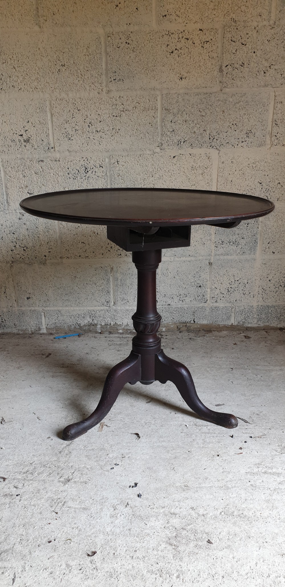 Early 19th century mahogany tripod pedestal table. 