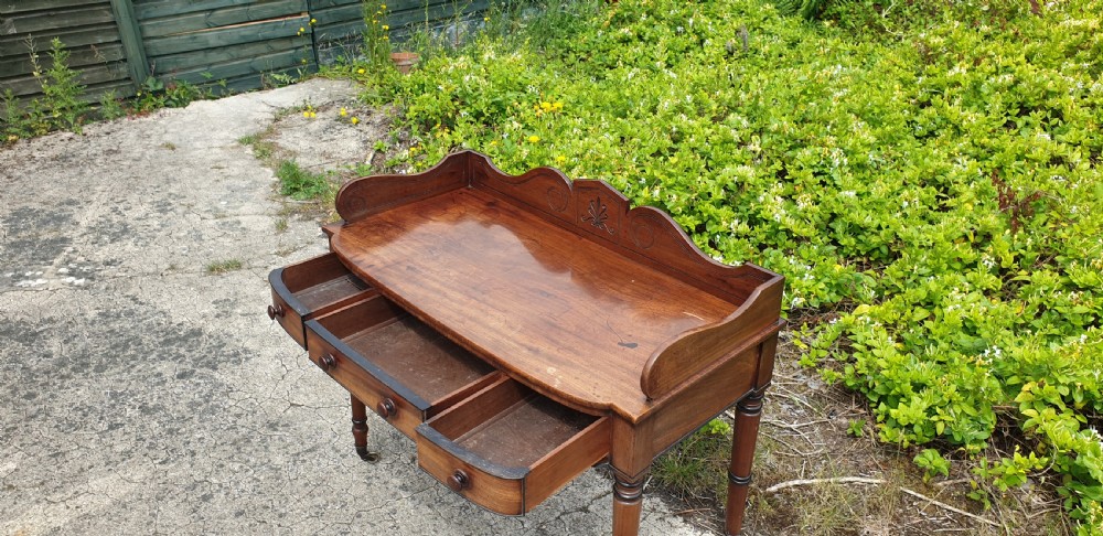 Elegant Regency side table View IV