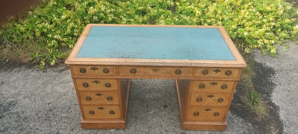 Good quality Victorian burr oak kneehole pedestal desk  View X
