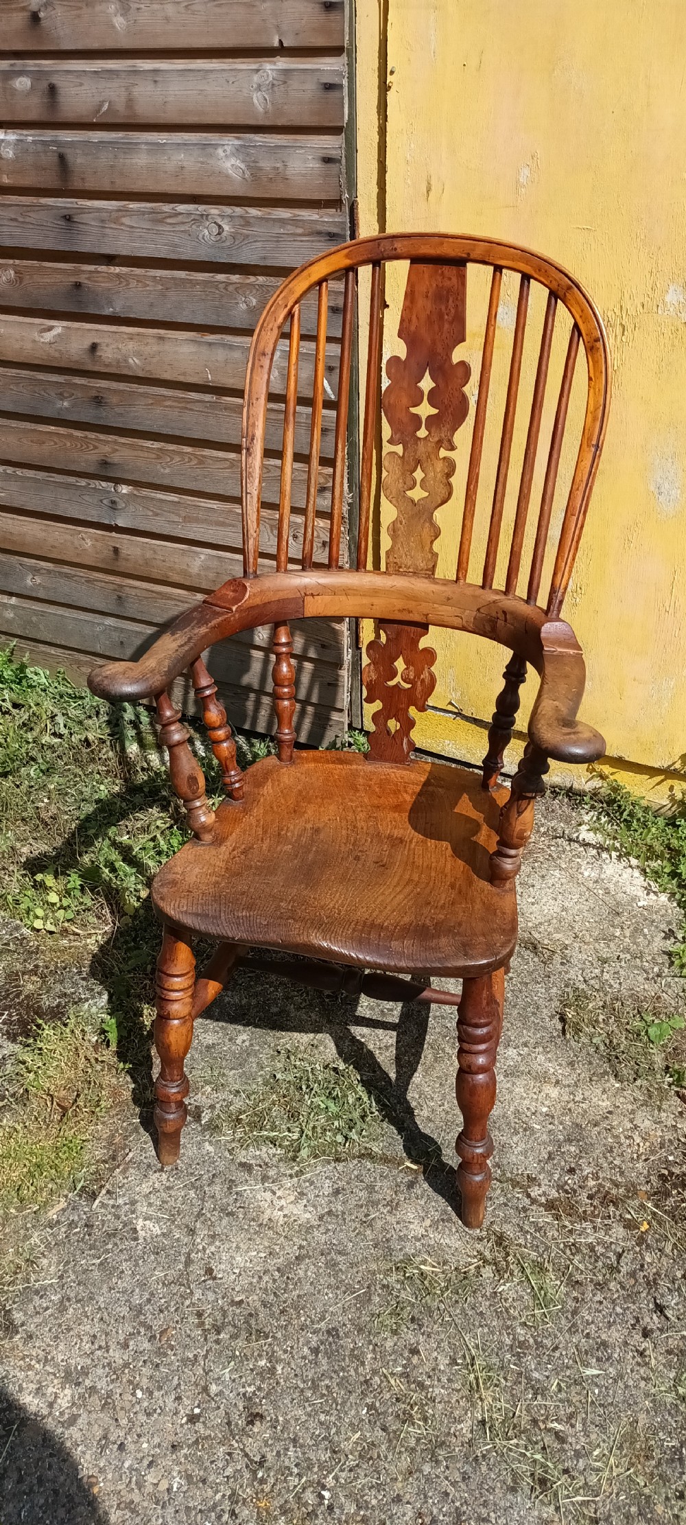 Victorian yew wood Windsor armchair.