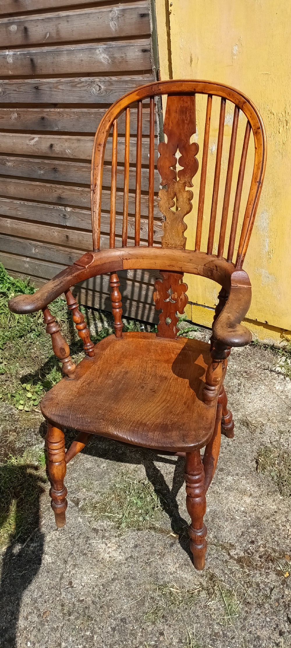 Victorian yew wood Windsor armchair. View VII