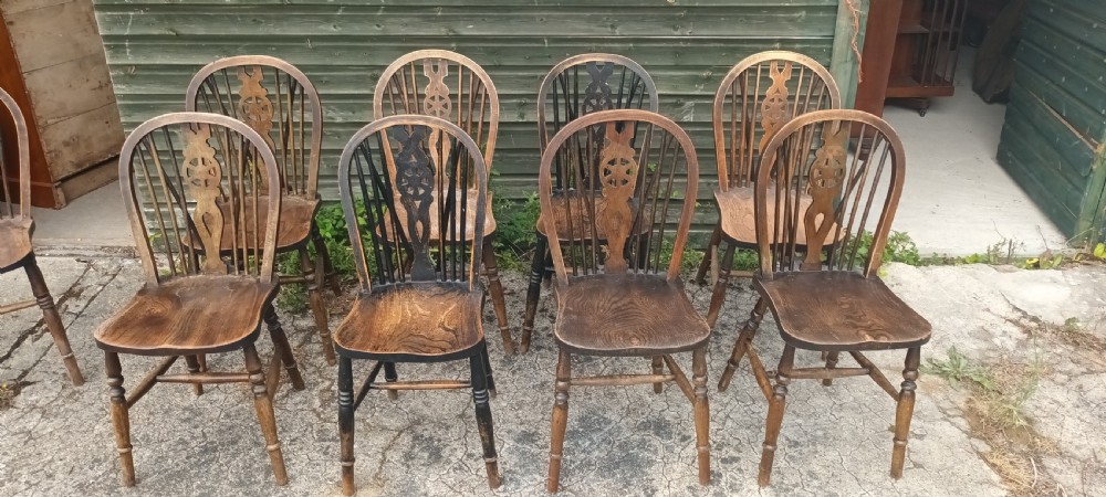 Harlequin set of 8 Windsor farmhouse kitchen dining chairs.  View IV