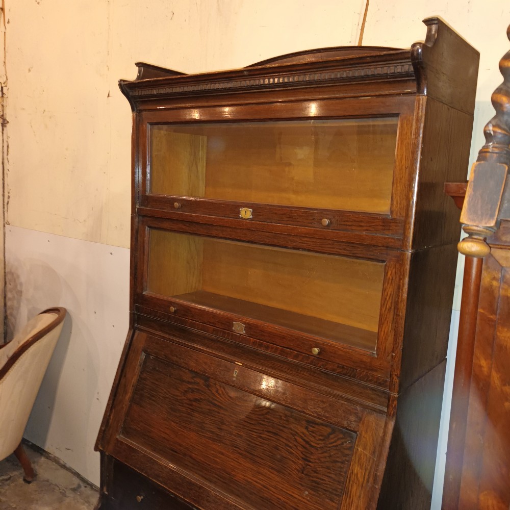 Oak sectional Globe Wernicke style bureau bookcase.  View III