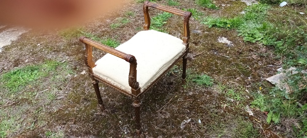 Decorated window seat stool View VI