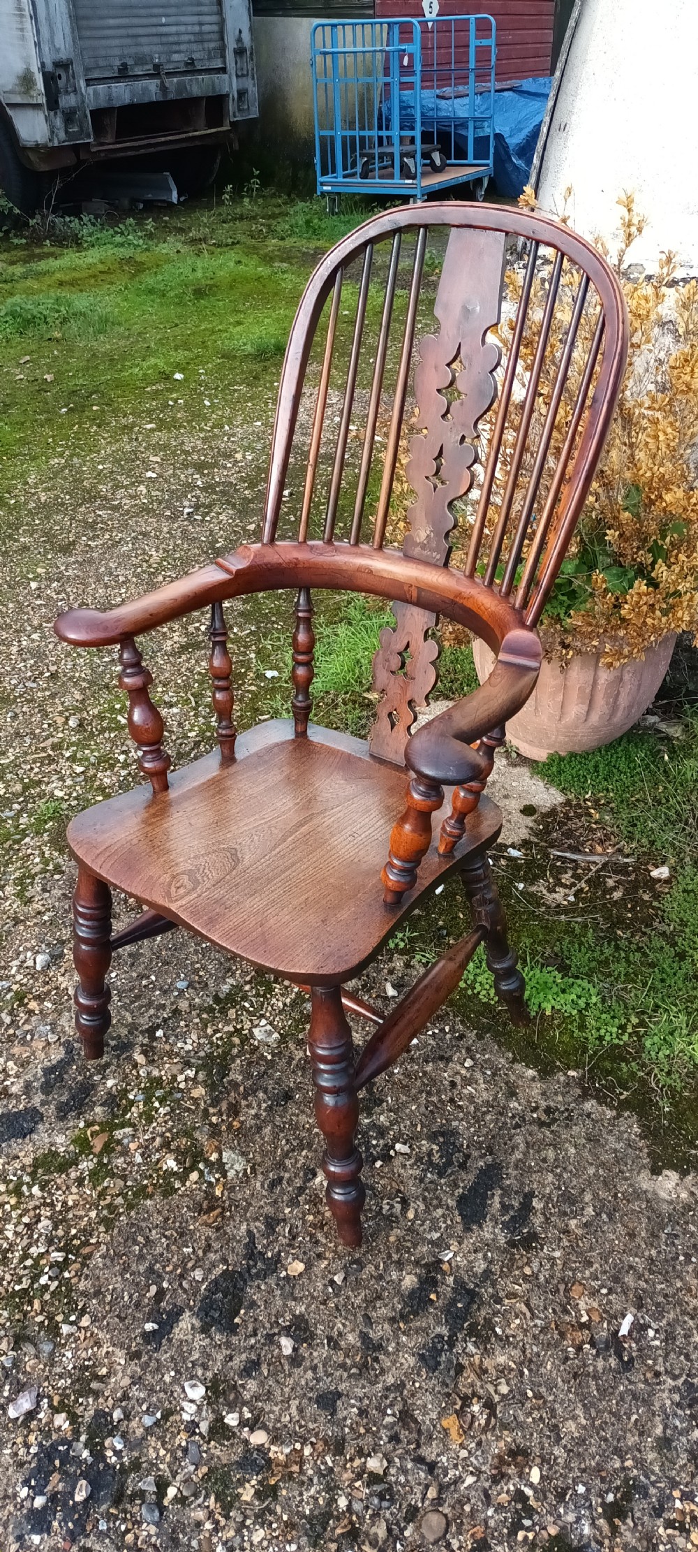 Victorian yew Windsor armchair.  View V