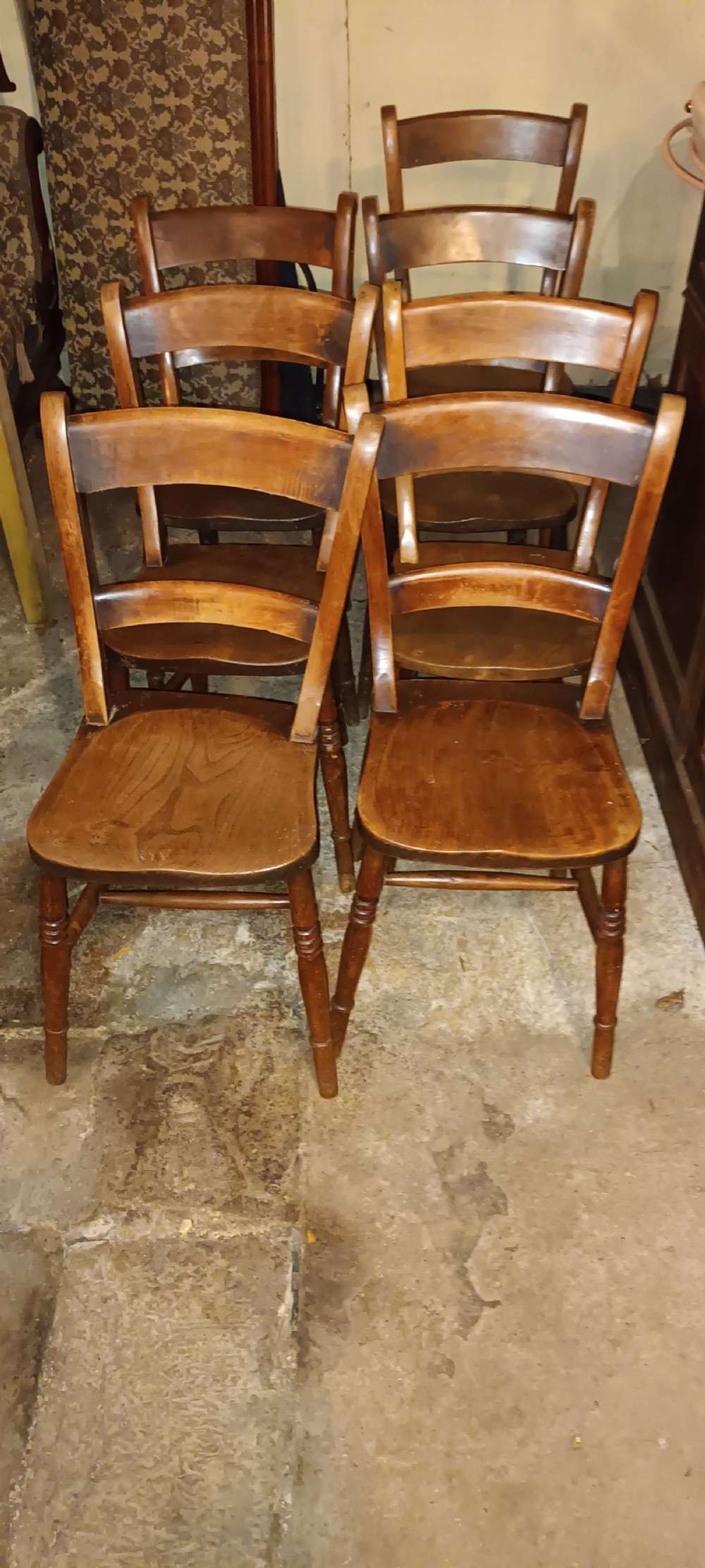 Set of 6 Edwardian Windsor bar back kitchen chairs.