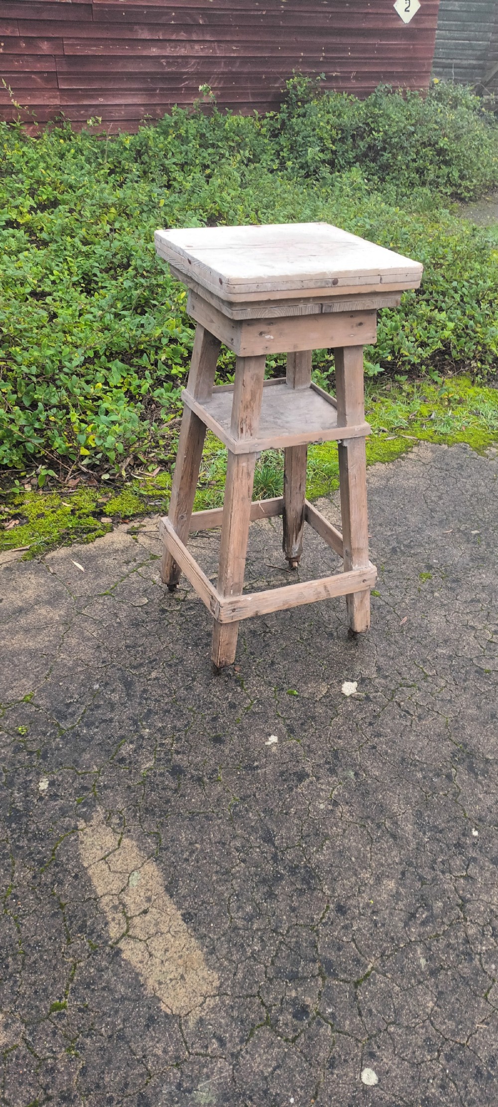 Revolving sculpture stand View II