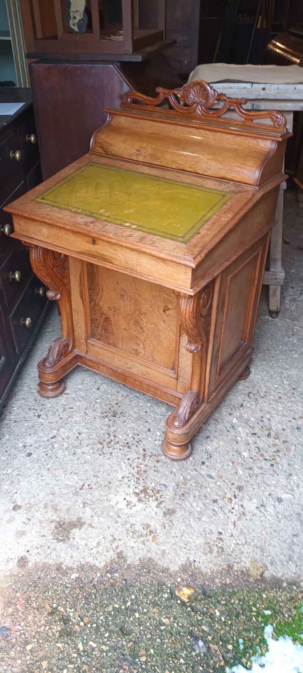 Good quality oak Victorian davenport. 