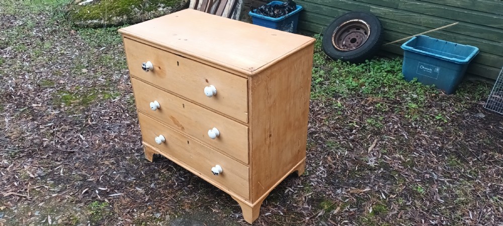 Early Victorian pine chest of drawers.  View II
