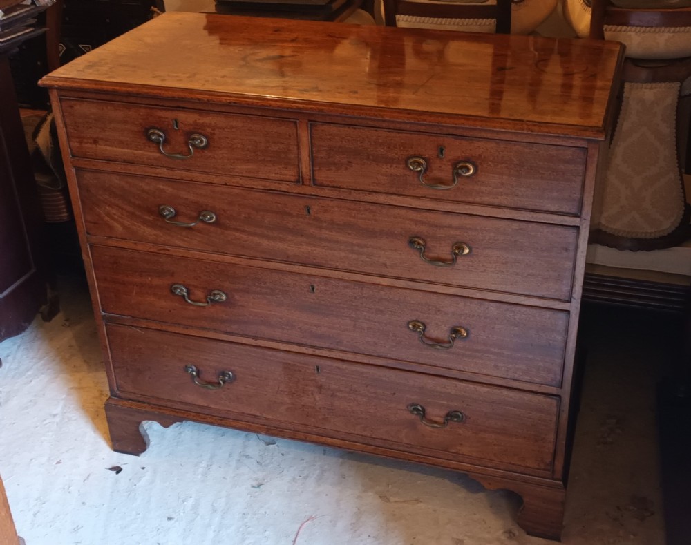Good original and practical late Georgian mahogany chest of drawers. 