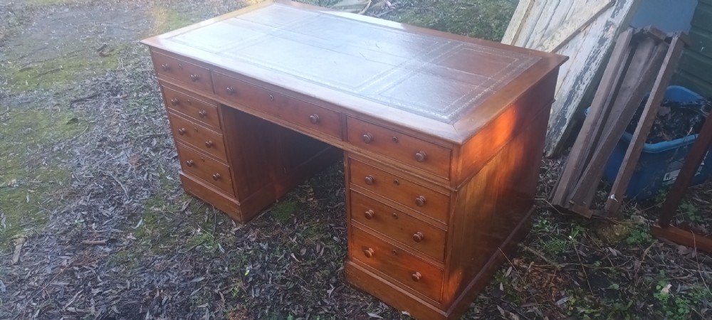 Large late Victorian mahogany kneehole 3 part pedestal desk  View IV