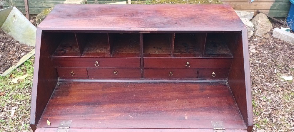 Small Georgian mahogany bureau. View VIII
