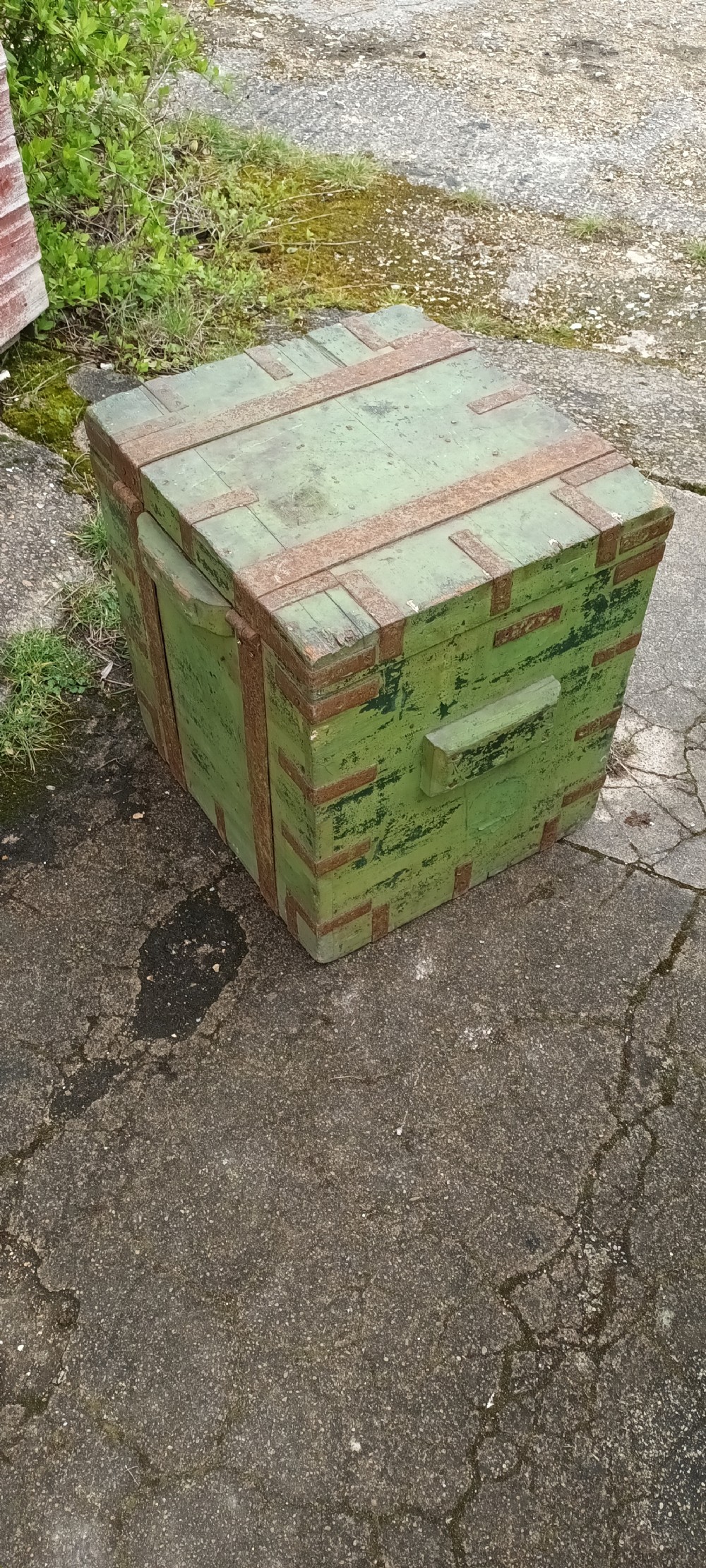 Original green painted seaman's chest. View III