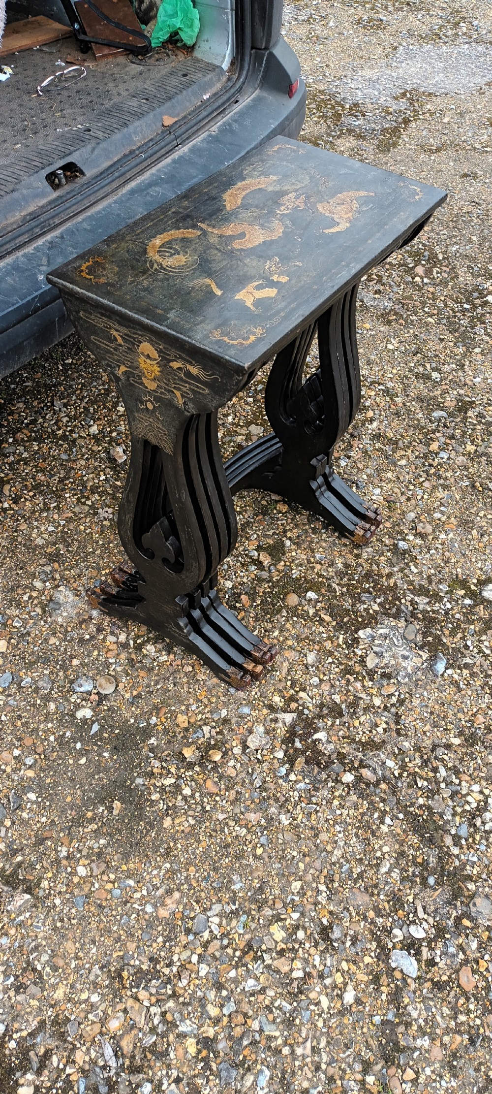 Nest of 4 Oriental occasional tables View VIII