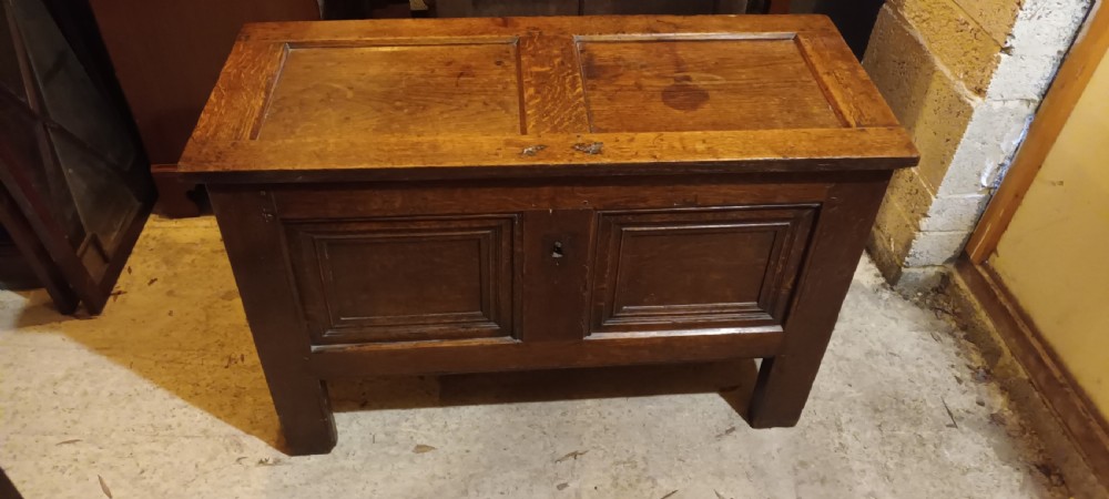 18th century Oak panelled coffer View X